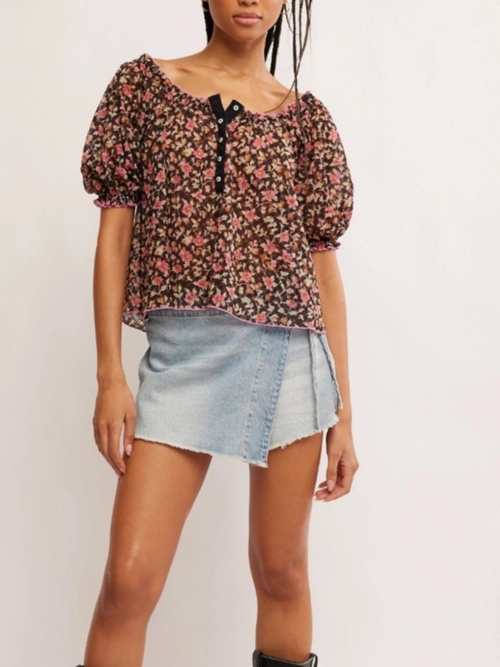 Free People Floral Puff-Sleeve Peasant Top in Black and Pink, SZ L, NWT